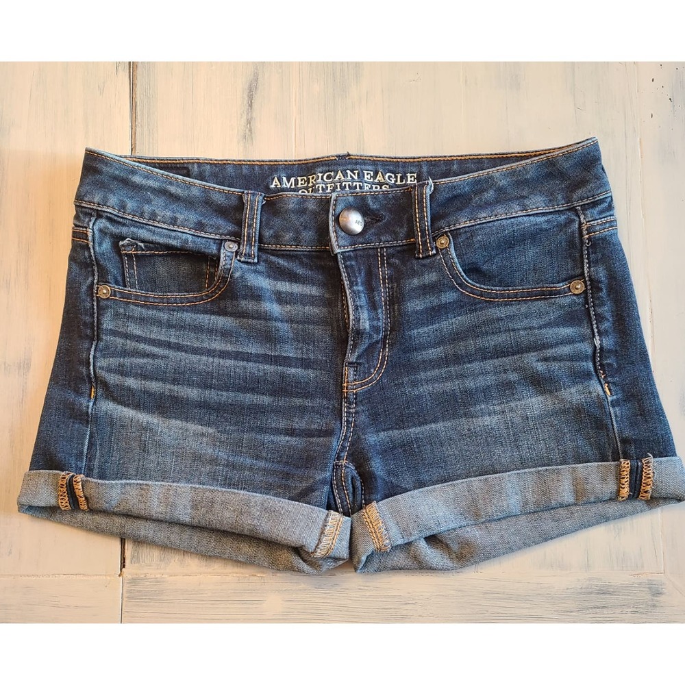 EUC Women's American Eagle Super Stretch Midi Cut Off Denim Shorts Size 4